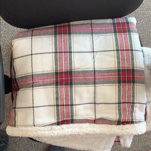 Eddie Bauer throw blanket